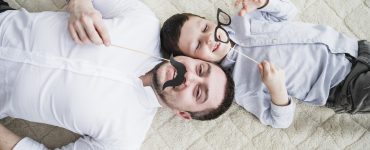 Giochi di ruolo tra papà e figlio