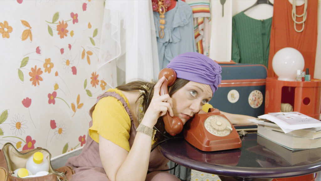 La Stracuriosa Giuditta al telefono con il PIaneta Terra - Abitare sostenibile